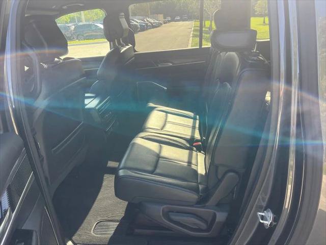 Certified 2024 Jeep Wagoneer L Series II w/ Flexible Seating Group AWD/4WD image 30