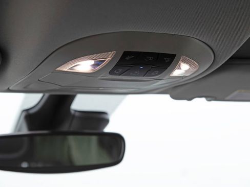 Used 2024 Chrysler Pacifica Touring-L FWD image 23