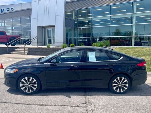 Used 2019 Ford Fusion SE AWD/4WD image 3