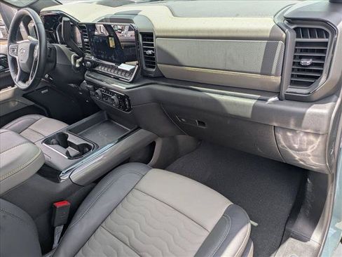 Used 2026 Chevrolet Silverado 2500 ZR2 w/ LPO, Dark Essentials Package AWD/4WD image 17