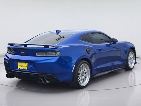 Used 2017 Chevrolet Camaro SS RWD image 8