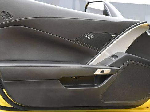 Used 2016 Chevrolet Corvette Stingray Convertible RWD image 11
