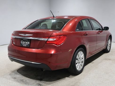 Used 2014 Chrysler 200 LX image 2