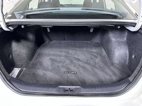 Used 2025 Nissan Altima 2.5 SV FWD image 27