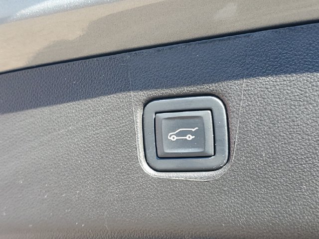 Certified 2023 Chevrolet Blazer Premier w/ LPO, Floor Liner Package FWD image 8