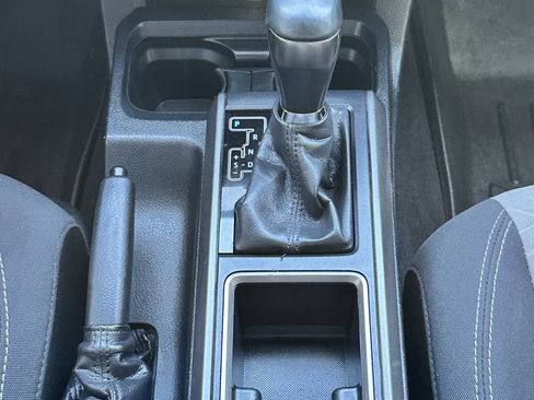 Used 2020 Toyota Tacoma TRD Off-Road w/ Technology Package AWD/4WD image 39