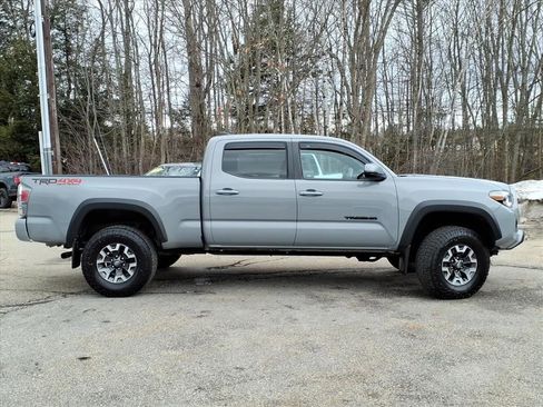 Used 2021 Toyota Tacoma TRD Off-Road w/ Technology Package image 3