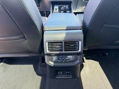 New 2026 Volkswagen Atlas Peak Edition AWD/4WD image 26