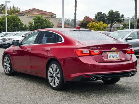 Used 2018 Chevrolet Malibu Premier w/ Premier Sun and Wheel Package FWD image 7