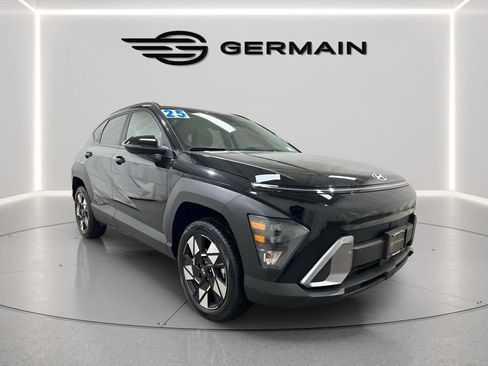 Used 2025 Hyundai Kona SEL image 2