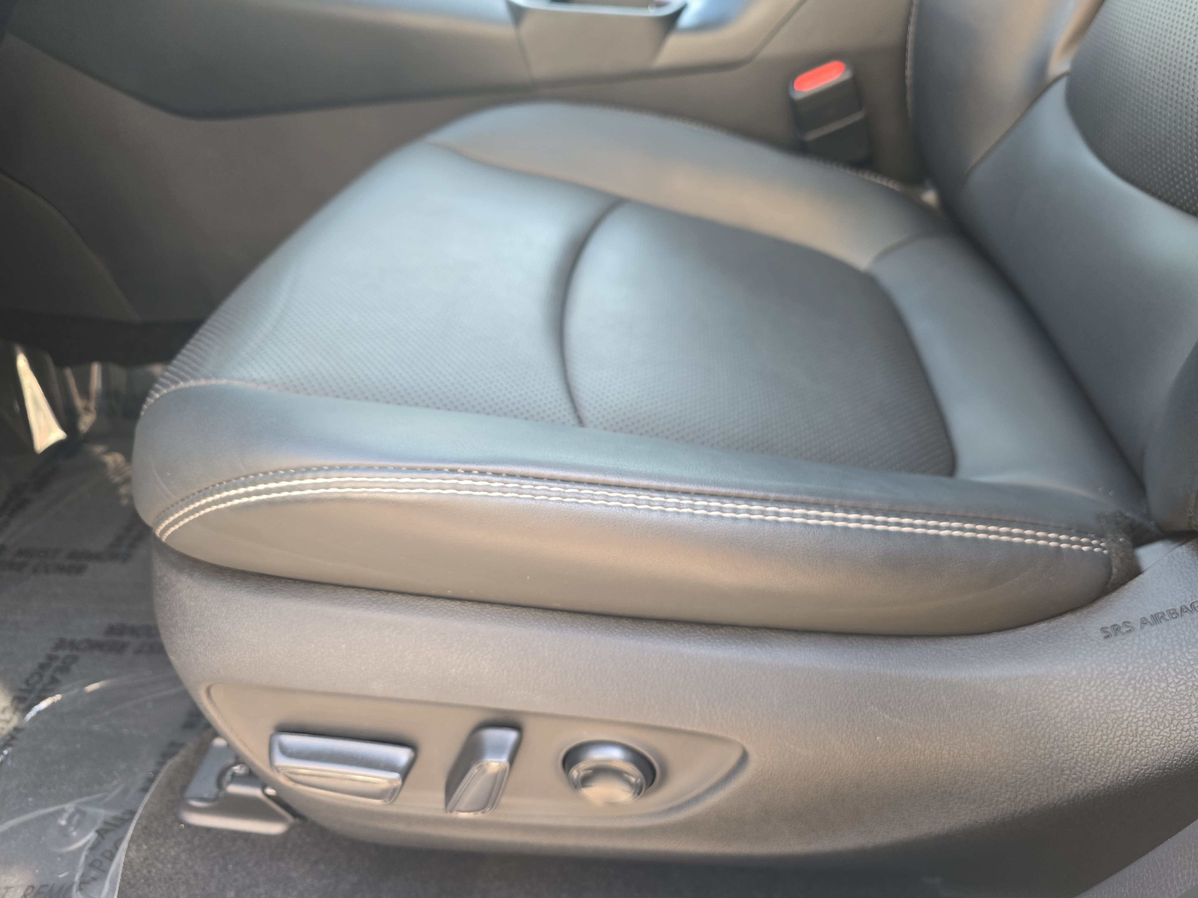 Used 2023 Toyota RAV4 Limited FWD image 29