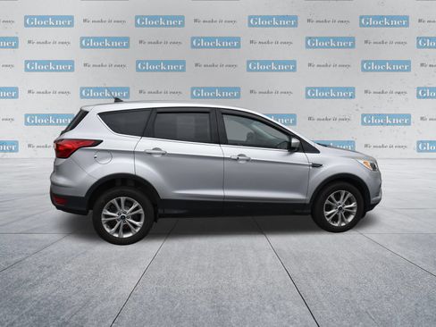 Used 2019 Ford Escape SE FWD image 14