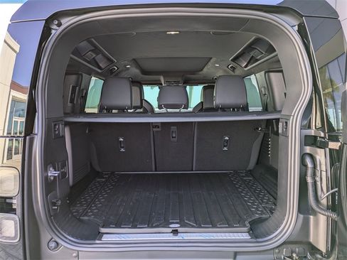 New 2026 Land Rover Defender 110 OCTA image 13