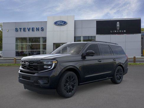 New 2026 Ford Expedition Platinum image 2