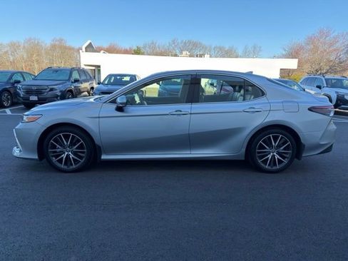 Used 2023 Toyota Camry XLE w/ Navigation Package FWD image 9