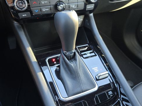 New 2026 Jeep Compass Latitude image 30