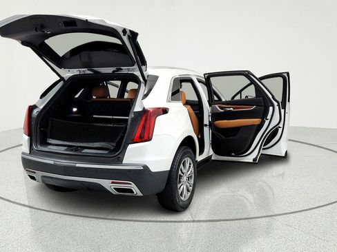 Used 2021 Cadillac XT5 Premium Luxury w/ LPO, Floor Liner Package FWD image 12