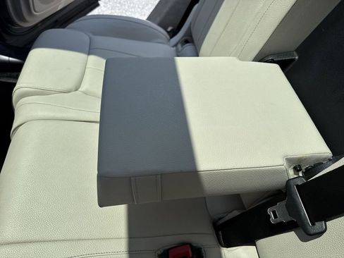 Used 2021 Mercedes-Benz GLB 250 4MATIC image 39