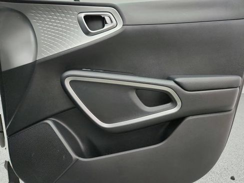 Used 2023 Kia Soul S FWD image 28