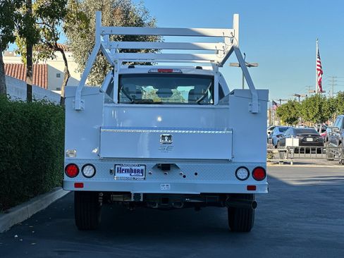 New 2026 Ford F250 XL w/ XL Chrome Package image 5