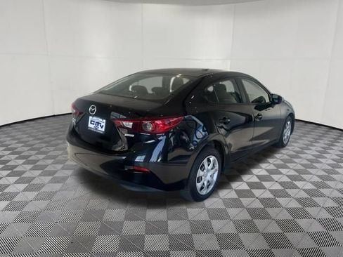 Used 2018 MAZDA MAZDA3 Sport FWD image 9