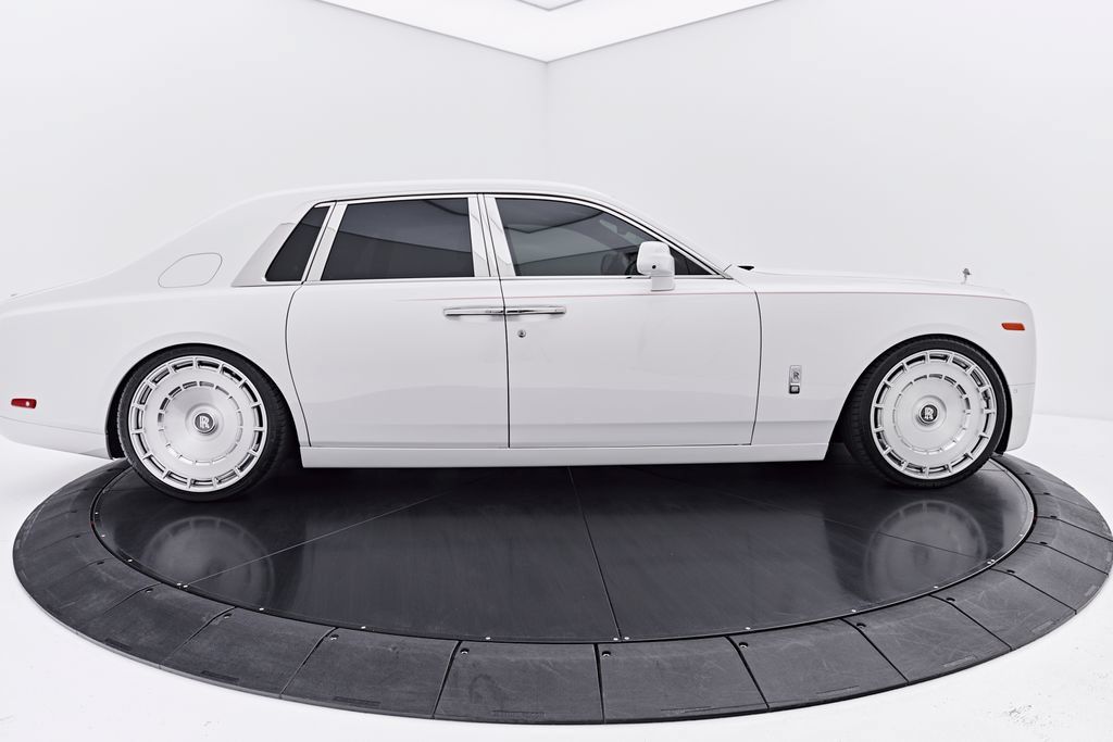 Used 2021 Rolls-Royce Phantom Sedan RWD image 17