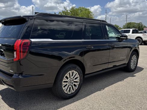 New 2027 Ford Expedition Max Platinum w/ Driver's Package RWD image 3