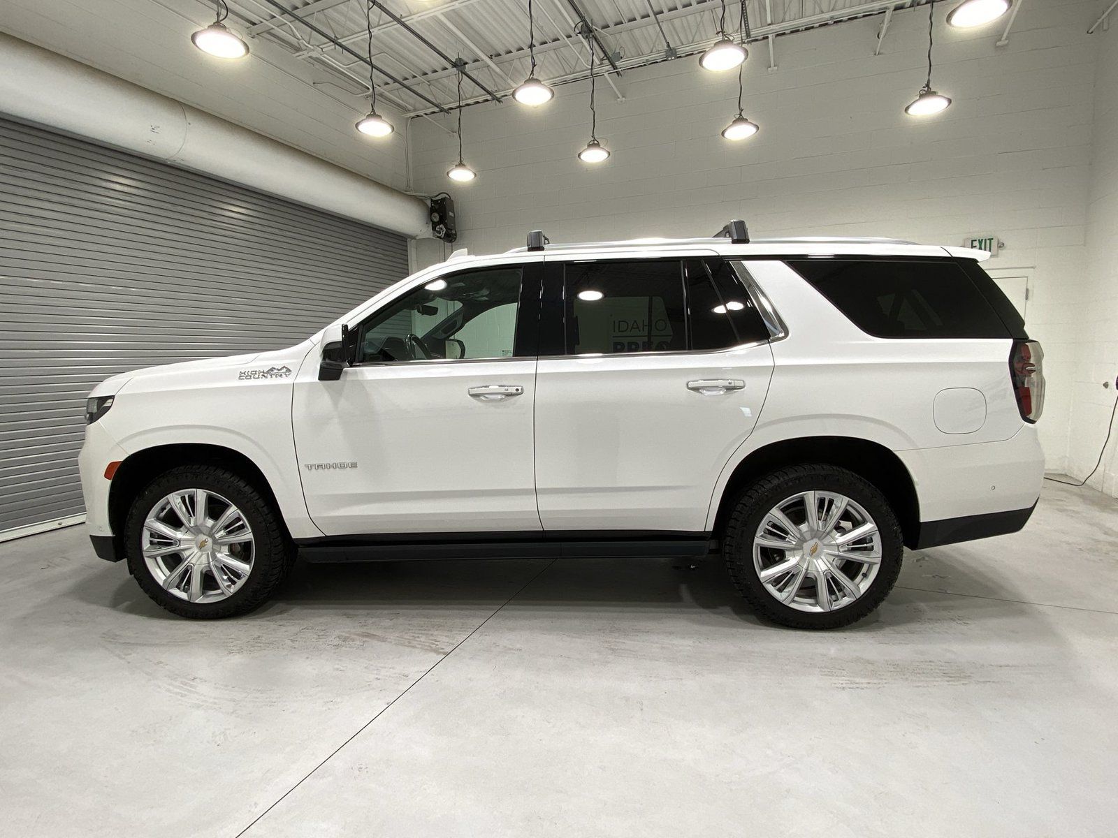 Used 2024 Chevrolet Tahoe High Country w/ Advanced Technology Package AWD/4WD image 5