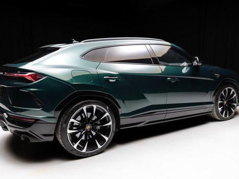Used 2021 Lamborghini Urus image 4