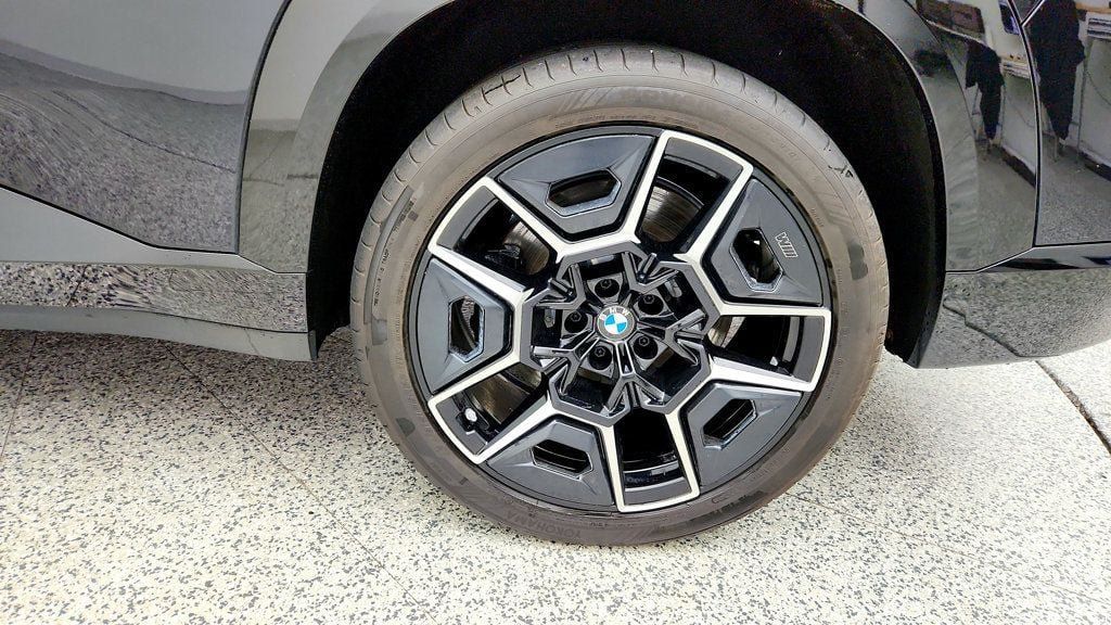 Used 2024 BMW XM AWD/4WD image 9