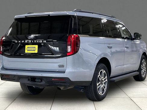 Certified 2025 Ford Expedition Active AWD/4WD image 12
