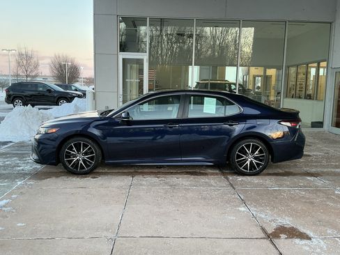 Certified 2021 Toyota Camry SE w/ Cold Weather Package image 19