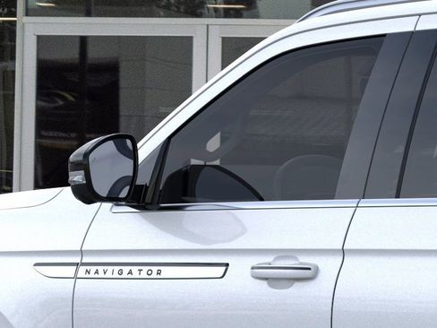 New 2026 Lincoln Navigator L Reserve AWD/4WD image 20