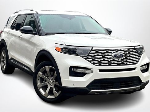 Used 2020 Ford Explorer Platinum w/ Premium Technology Package image 3