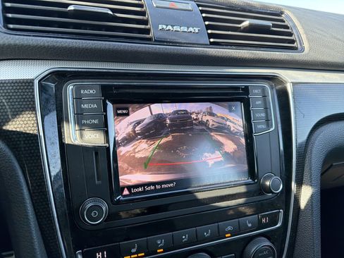 Used 2018 Volkswagen Passat 3.6 image 20