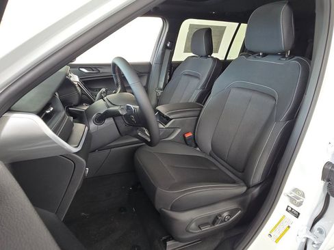 New 2025 Jeep Grand Cherokee L Laredo w/ Luxury Tech Group I RWD image 5