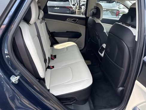 Used 2023 Kia Sportage EX AWD/4WD image 11