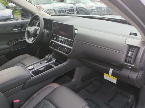 New 2026 Nissan Pathfinder Platinum w/ Accent Package AWD/4WD image 44