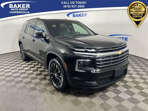 Certified 2025 Chevrolet Traverse LT w/ Sun and Wheel Package image 2