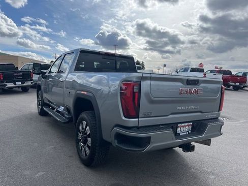 Used 2025 GMC Sierra 3500 Denali AWD/4WD image 10