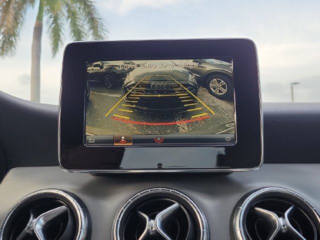 Used 2015 Mercedes-Benz CLA 250 image 25