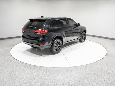Used 2019 Jeep Grand Cherokee Altitude AWD/4WD image 32