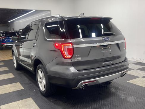 Used 2017 Ford Explorer XLT AWD/4WD image 16