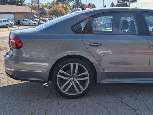Used 2018 Volkswagen Passat 2.0T S image 7