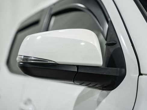 Used 2018 Toyota Tacoma TRD Off-Road image 13