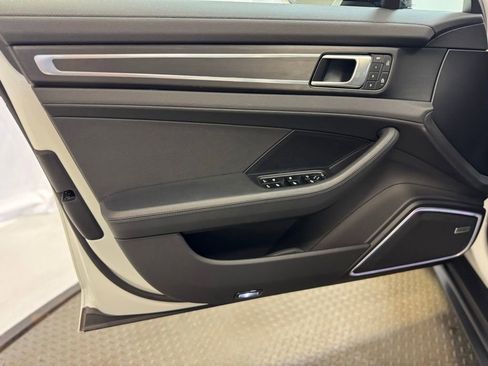 Certified 2023 Porsche Panamera 4 Platinum Edition AWD/4WD image 7