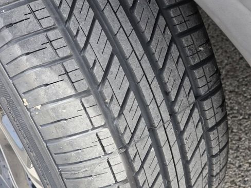 Used 2017 Honda CR-V Touring image 4