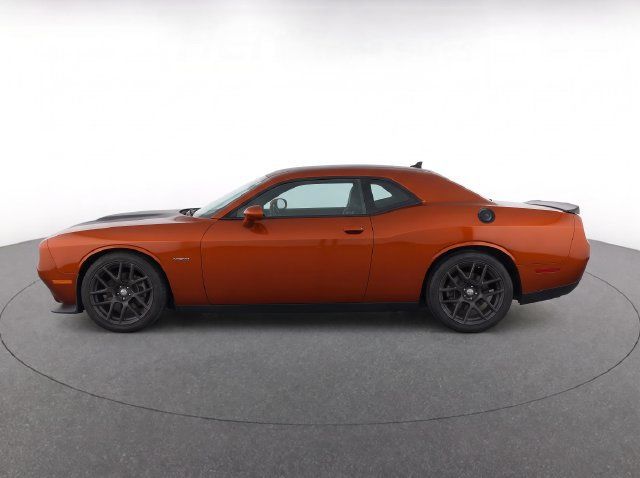 Used 2016 Dodge Challenger R/T RWD image 4