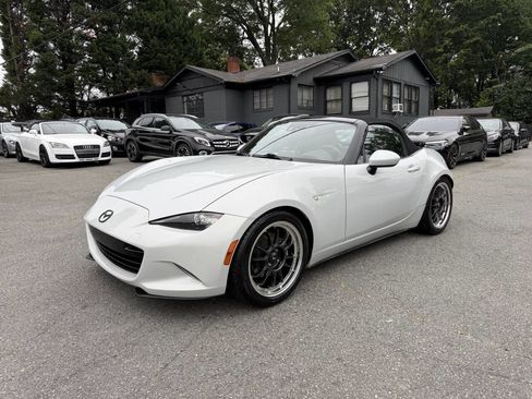 Used 2016 MAZDA MX-5 Miata Grand Touring RWD image 2