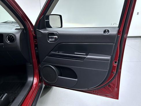 Used 2015 Jeep Patriot High Altitude image 16